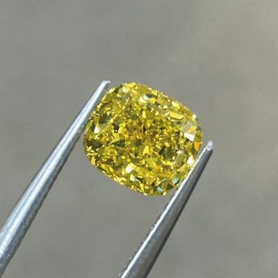 As formas amarelas crescidas laboratório do corte HPHT Diamond All do coxim estão disponíveis