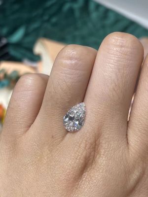 Multi a pera crescida do diamante 1.58ct do CVD do tamanho laboratório deu forma ao cultivo branco