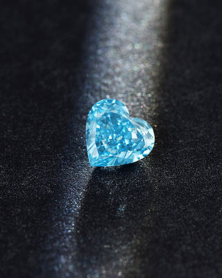 IGI certificou o diamante 100% sintético do diamante da forma azul intensa extravagante do coração do CVD 2ct