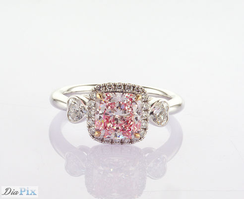 Anéis de diamante de laboratório personalizados de estilo de três pedras pedra principal 1,61ct corte de almofada rosa elegante