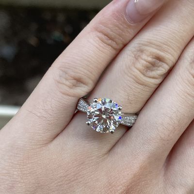Anéis de diamantes de ouro real de 18 quilates, certificados pela IGI para noivado e casamento.