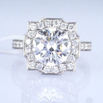 18k Cool Design Ring 3ct Anel de diamante branco de laboratório Anel de diamante sintético de forma redonda