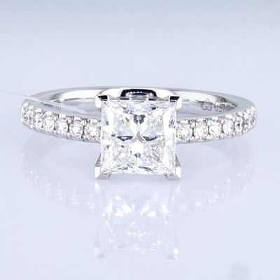 18k 1.5ct + Princesa Design Ring Diário Estilo Princesa Forma Branca Anel de Diamante Sintético