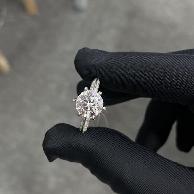 Anéis de diamante cultivados em laboratório 3.01ct CVD Branco F VS2 Metade do país estilo redondo